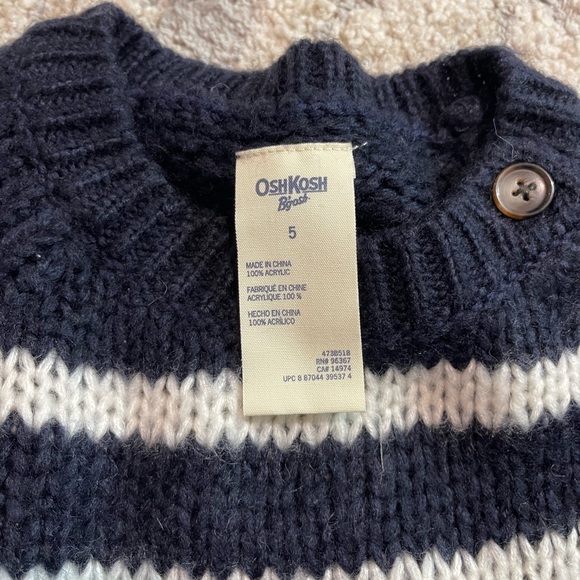 Navy white stripe knit sweater with side button detail. 5T - Picture 6 of 6